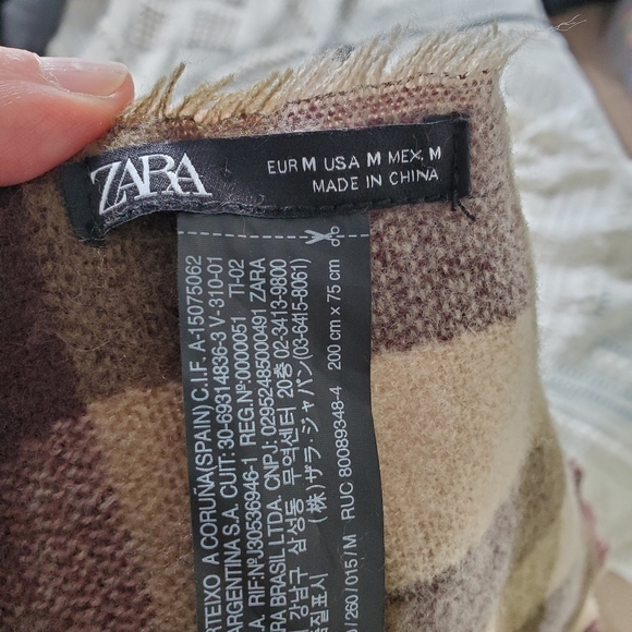 Large Zara green and purple plaid knit scarf - Picture 8 of 8